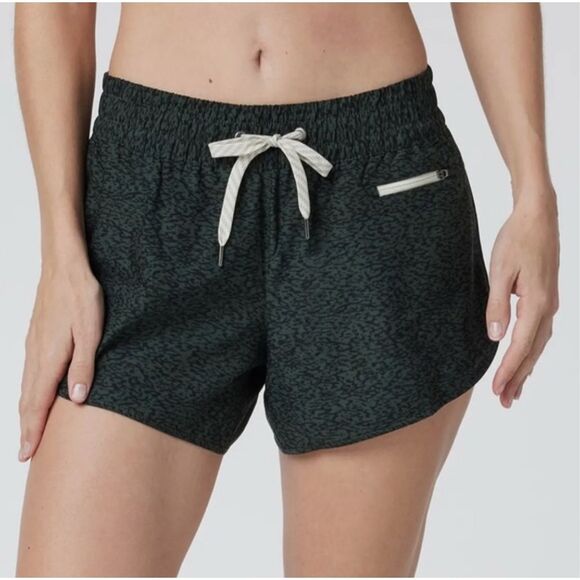 Vuori Pants - Vuori Clementine 4" Short